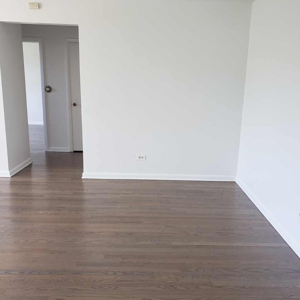 8537 Niles Center Road - Photo 7