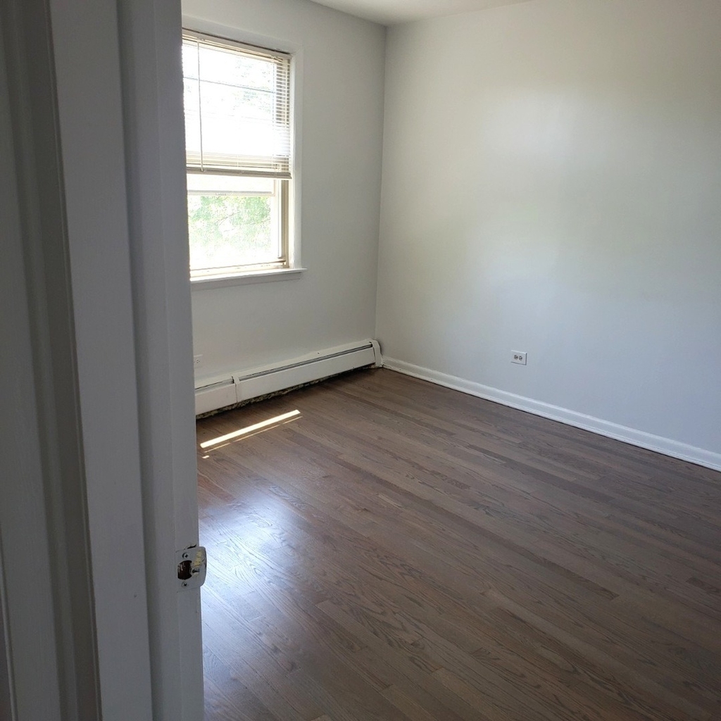 8537 Niles Center Road - Photo 6