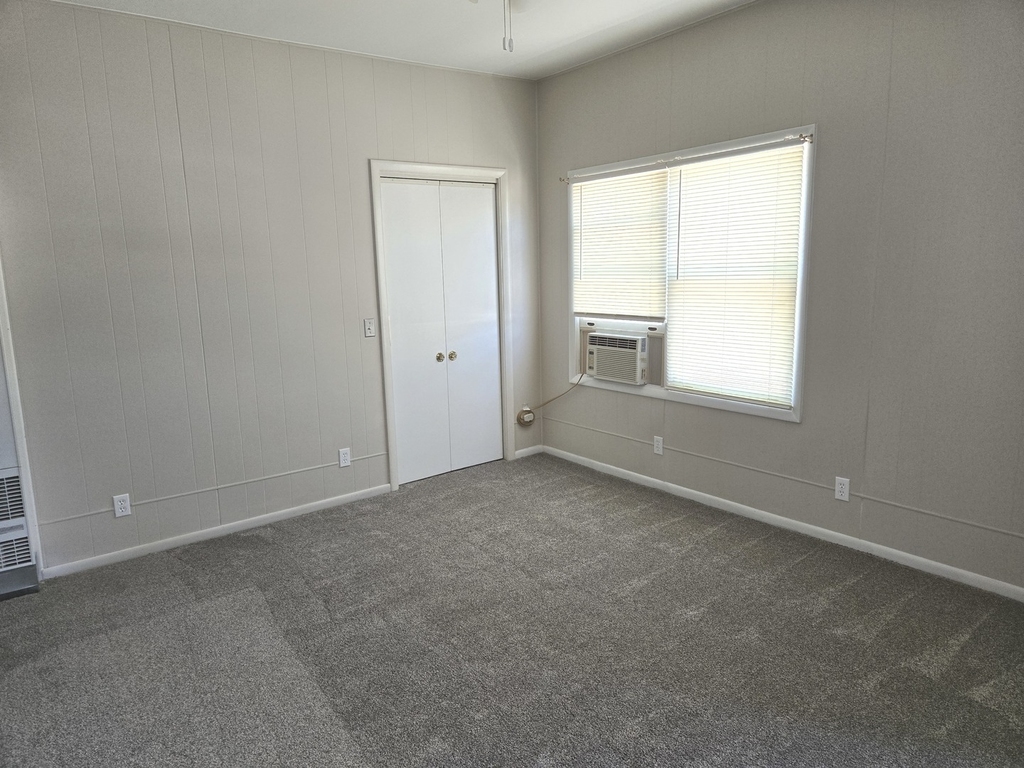 208 S Main Street - Photo 2