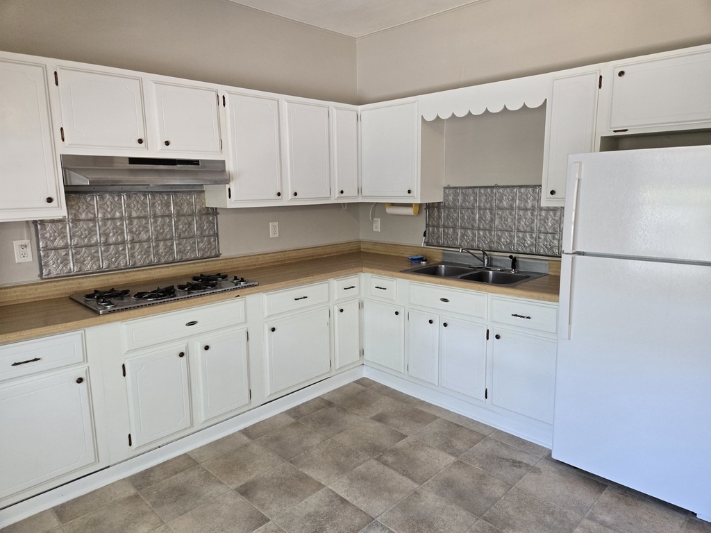 208 S Main Street - Photo 5
