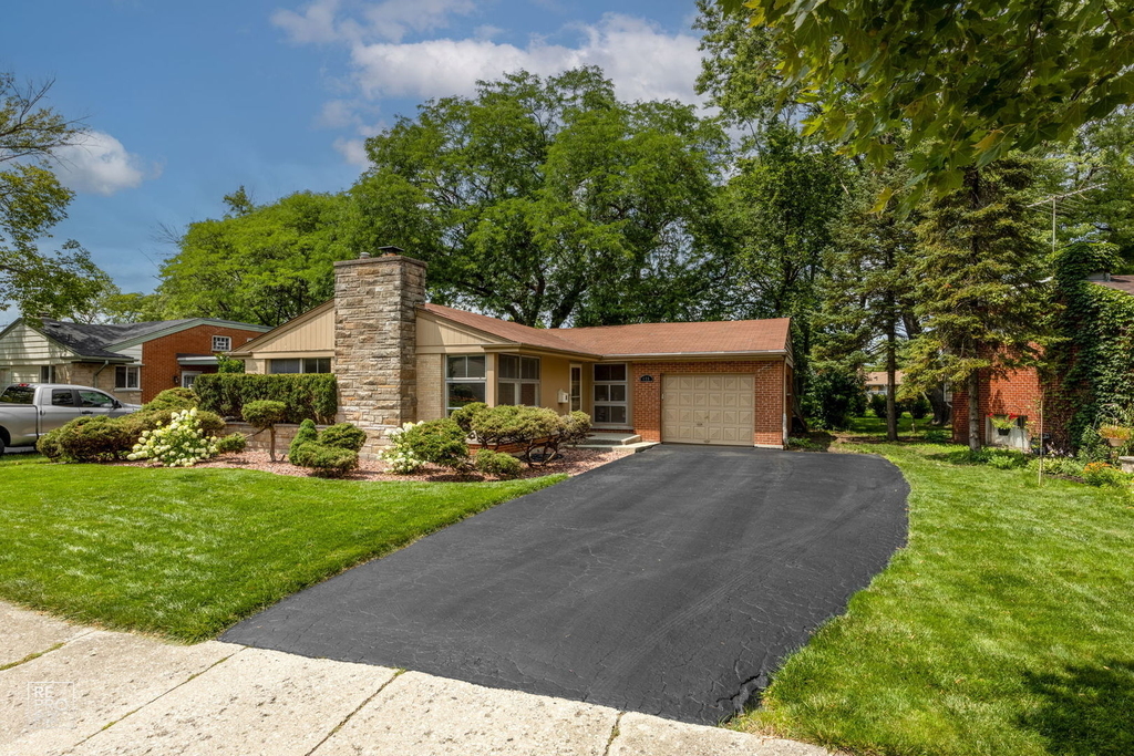 415 E Atwater Avenue - Photo 0