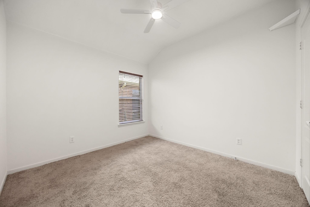 25030 Emporia Point Court - Photo 23