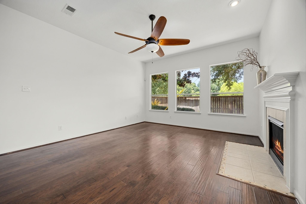 25030 Emporia Point Court - Photo 9