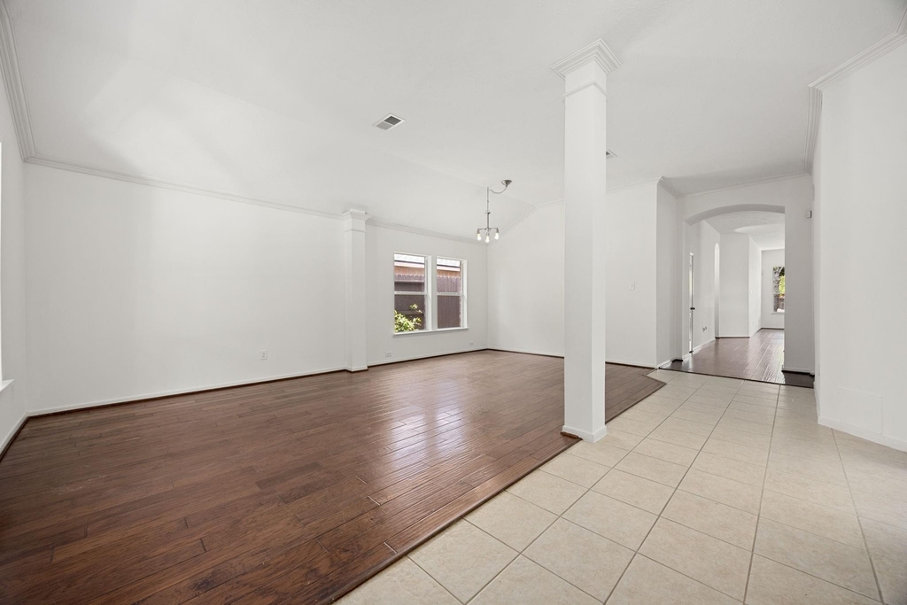 25030 Emporia Point Court - Photo 5