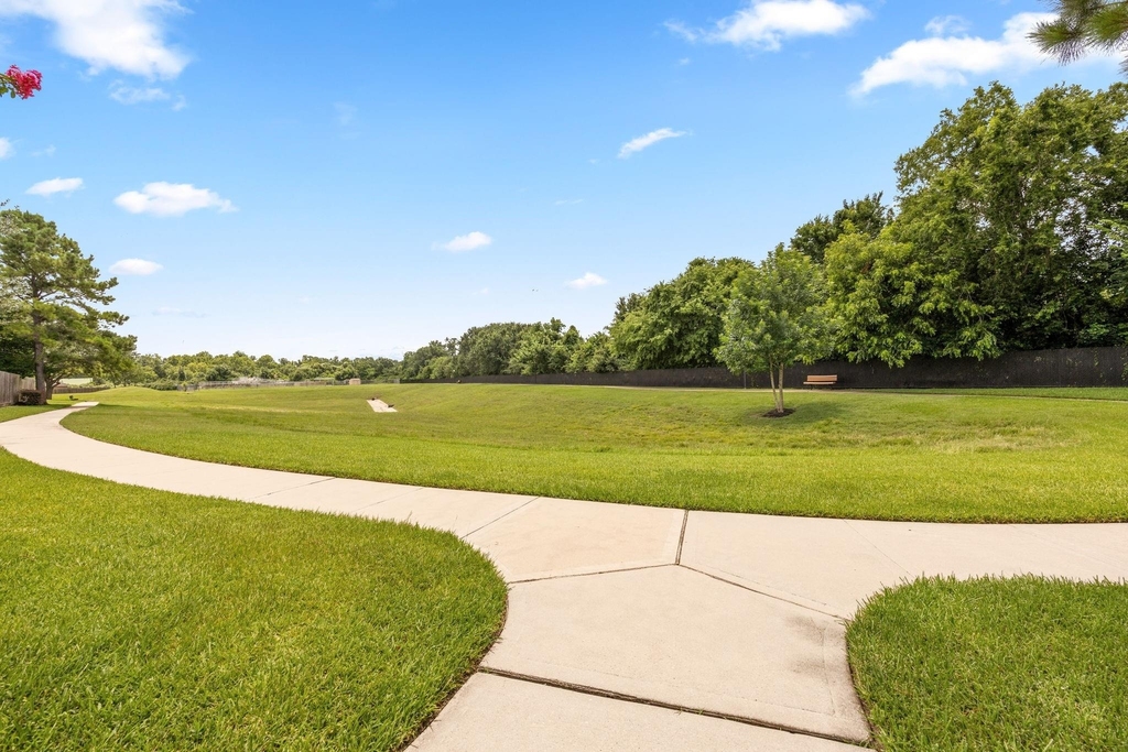 25030 Emporia Point Court - Photo 29