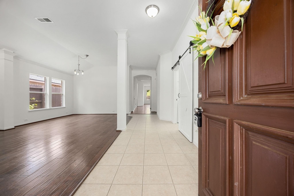25030 Emporia Point Court - Photo 4