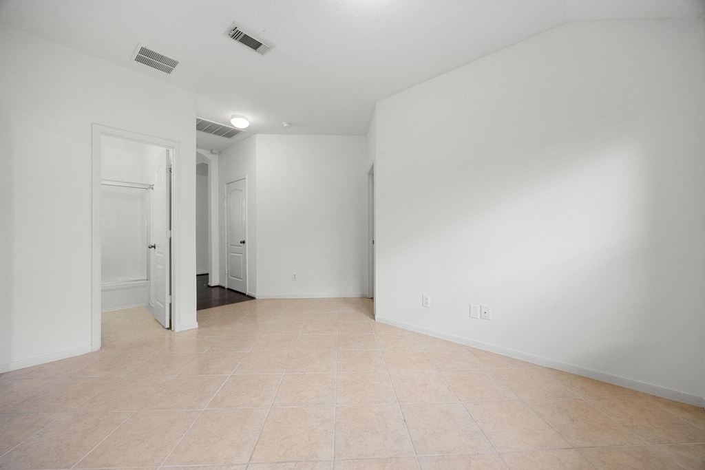 25030 Emporia Point Court - Photo 20