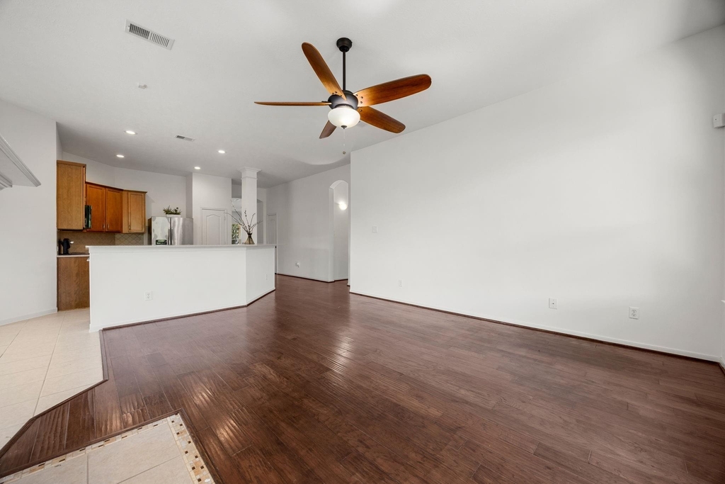 25030 Emporia Point Court - Photo 8