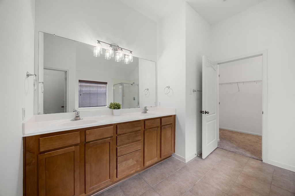 25030 Emporia Point Court - Photo 17