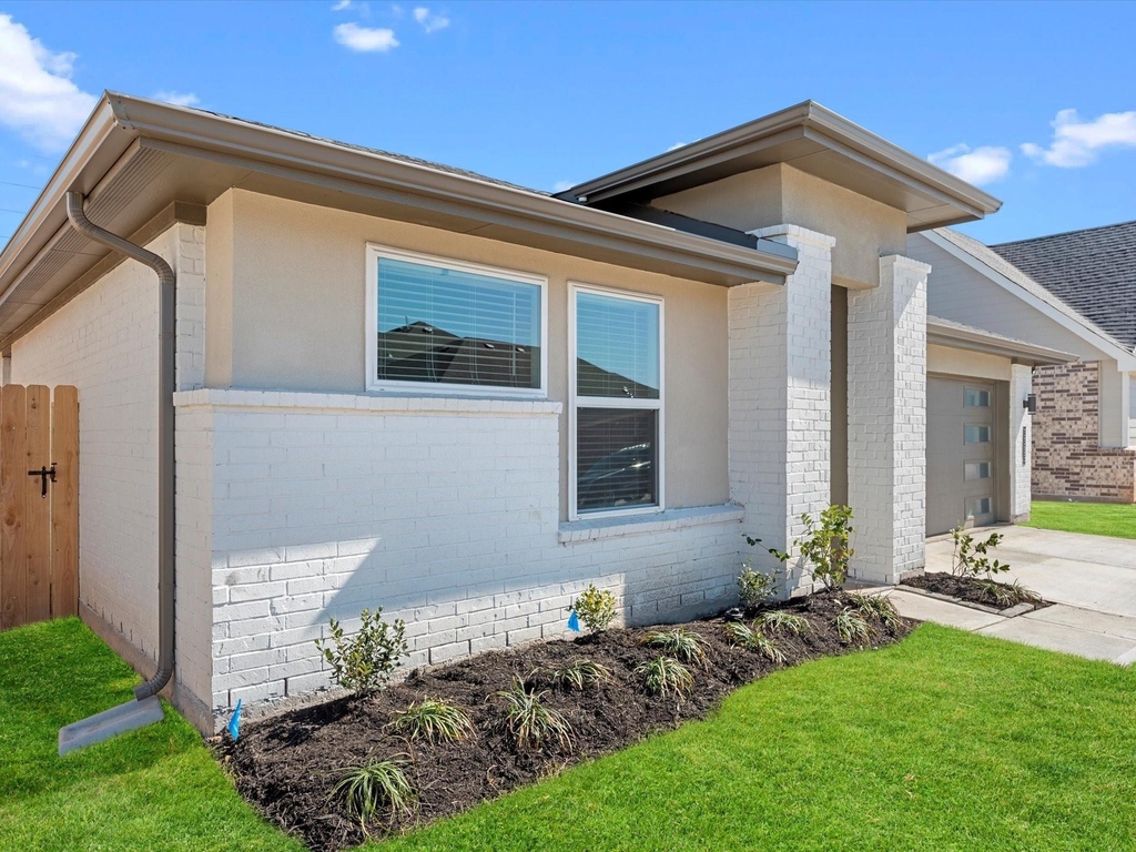 3335 Silverton Drive - Photo 4