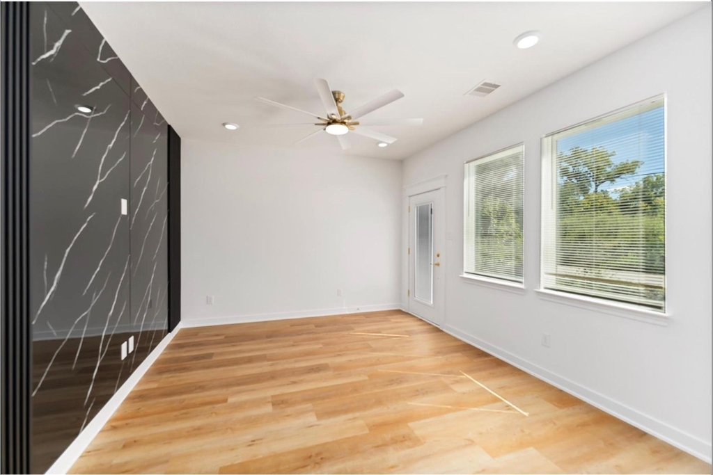 7809 Queen Street - Photo 7