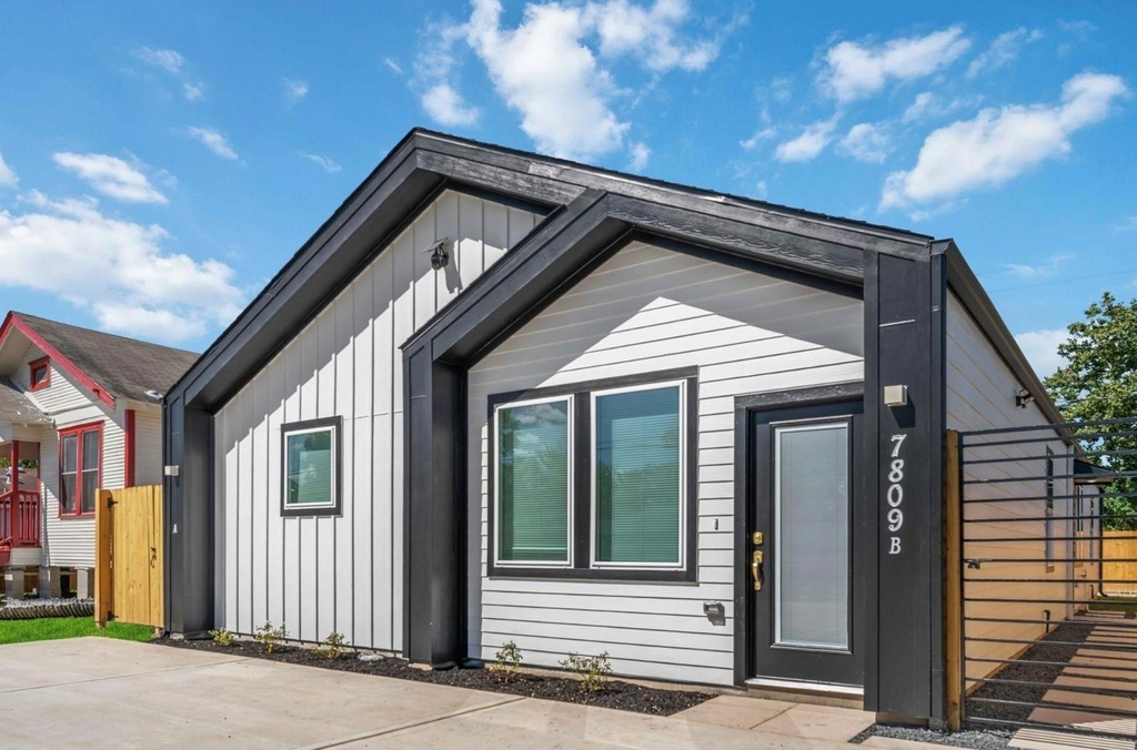 7809 Queen Street - Photo 1