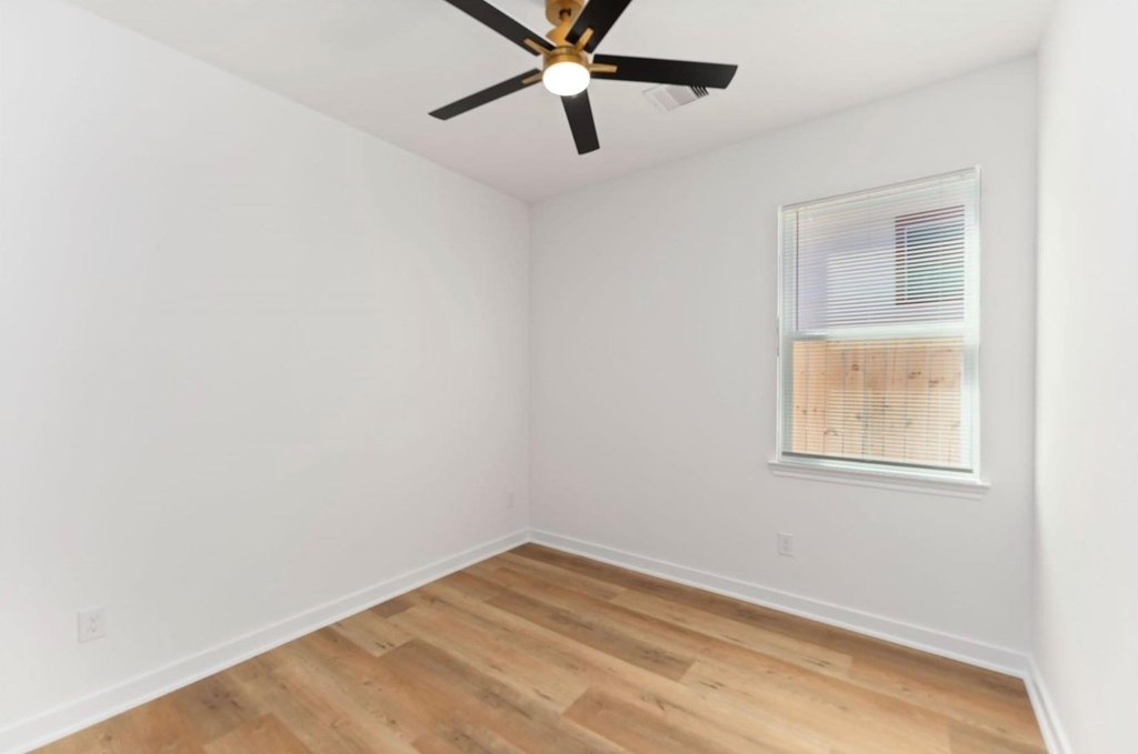 7809 Queen Street - Photo 11