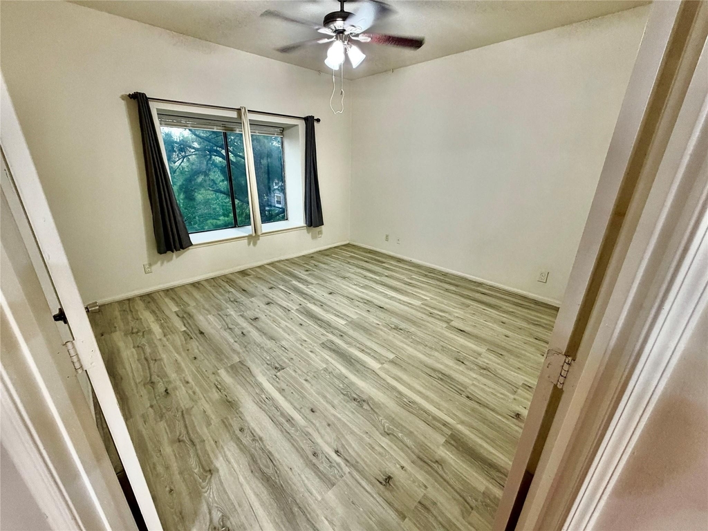 2213 S Braeswood Boulevard - Photo 4
