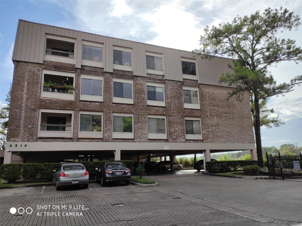 2213 S Braeswood Boulevard - Photo 0