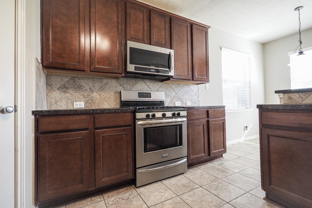 3638 Cottage Manor Lane - Photo 10