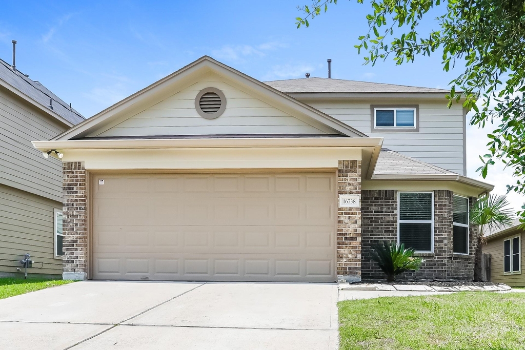 16738 N Gull Drive - Photo 0