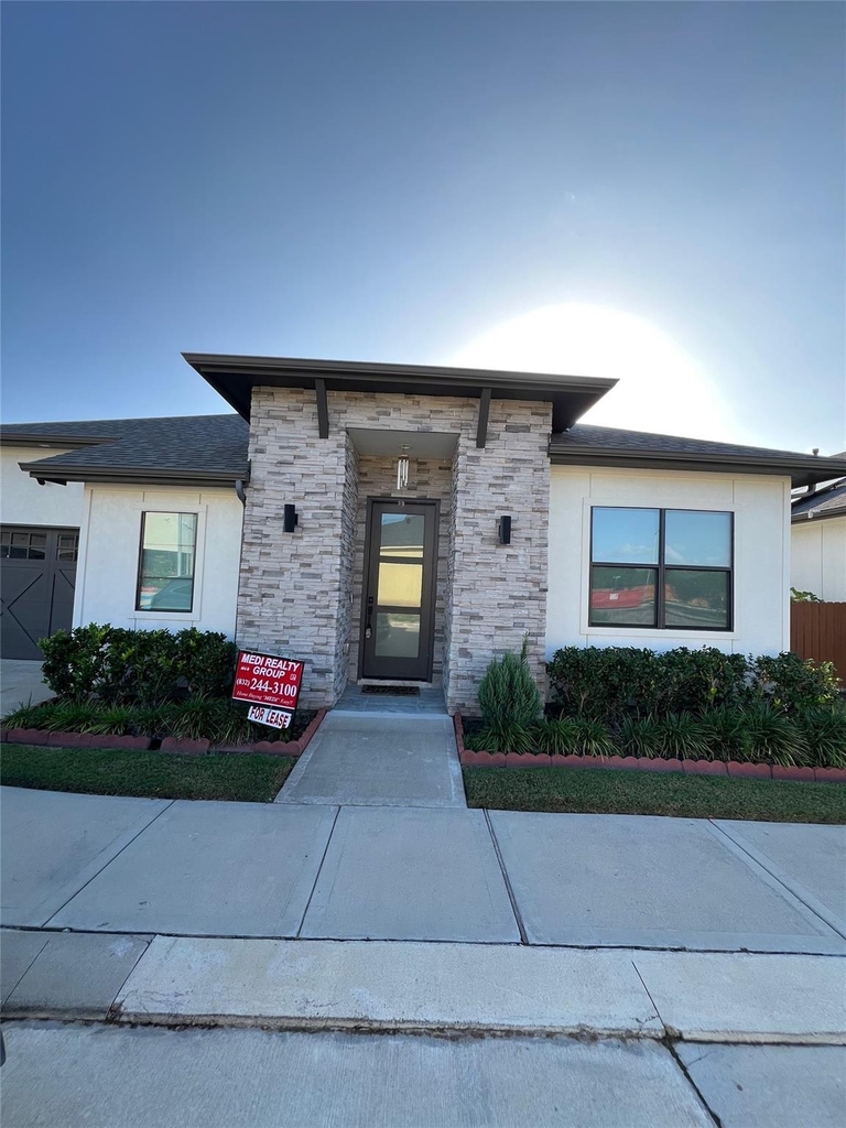 10330 Grove Row Avenue - Photo 0