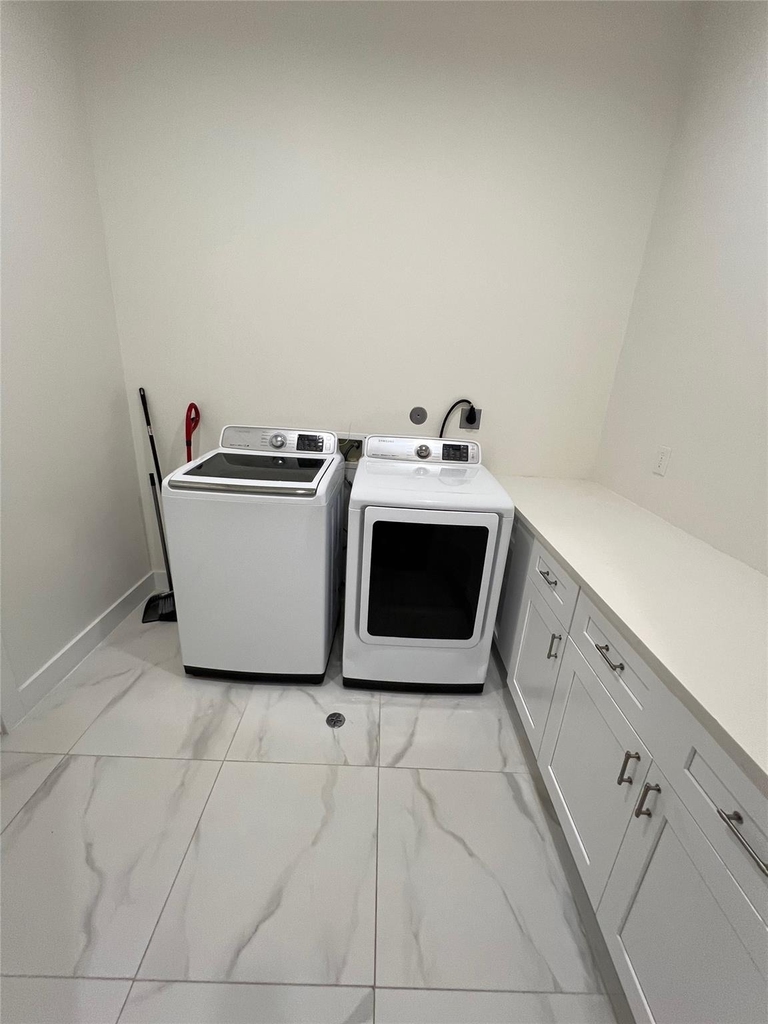 10330 Grove Row Avenue - Photo 12