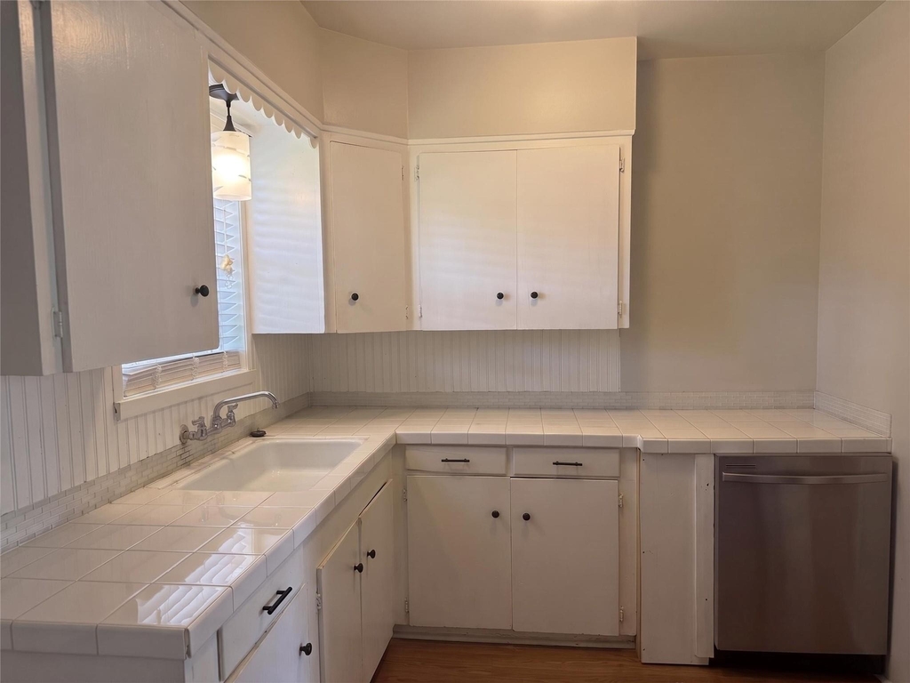 2313 Avenue L - Photo 11