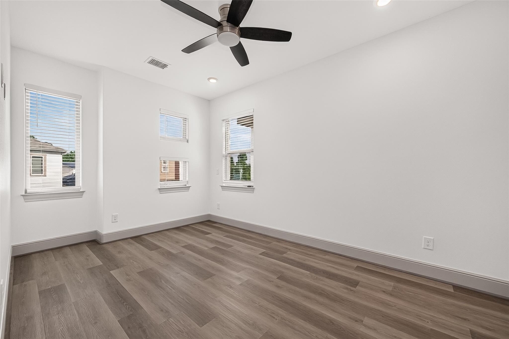 159 Benjis Place - Photo 32