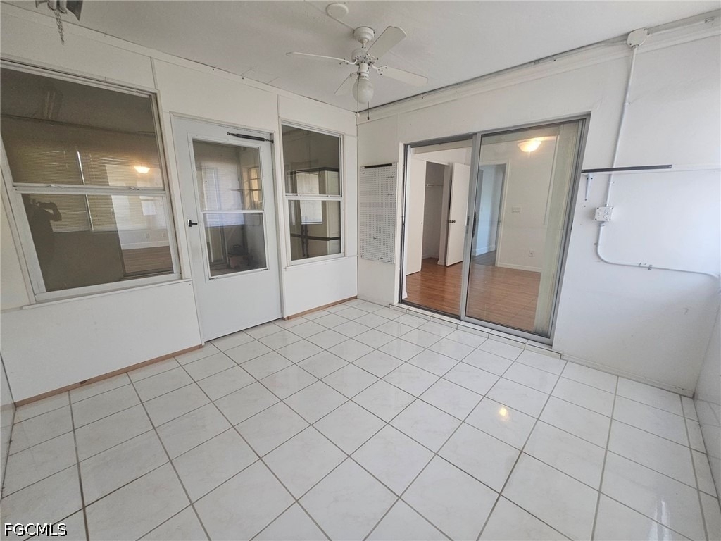 5989 Hillyer Court W - Photo 22