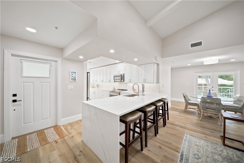 248 4th Avenue S - Photo 8
