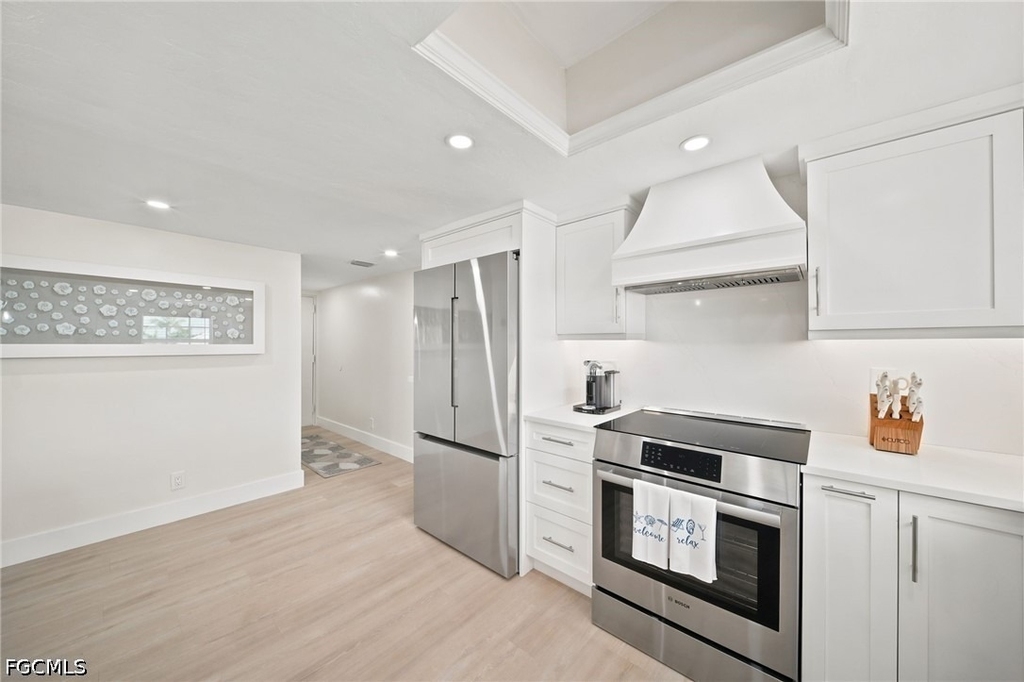 666 3rd Street S - Photo 2