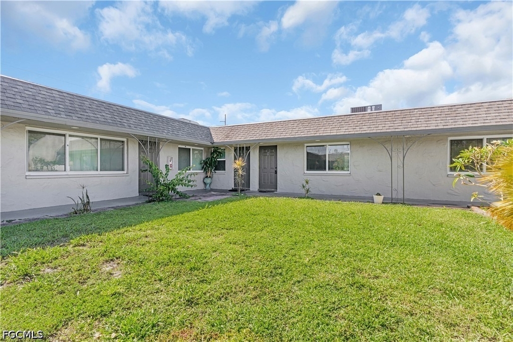 2927 Se 15th Place - Photo 1