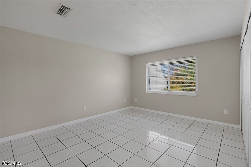 2927 Se 15th Place - Photo 2