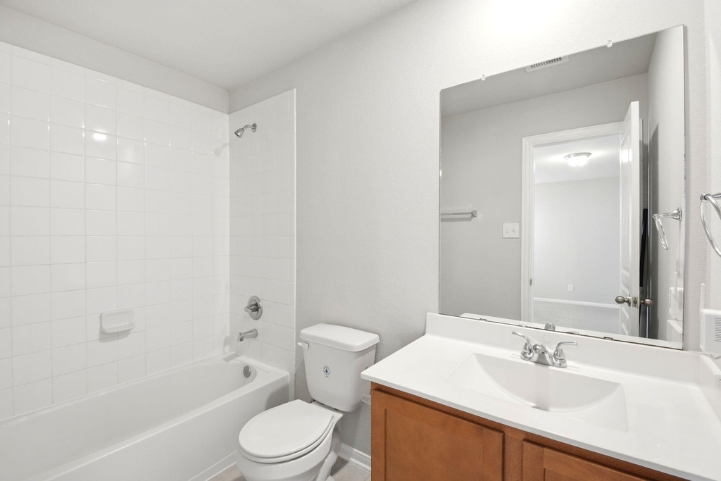16203 Centennial Light Drive - Photo 32