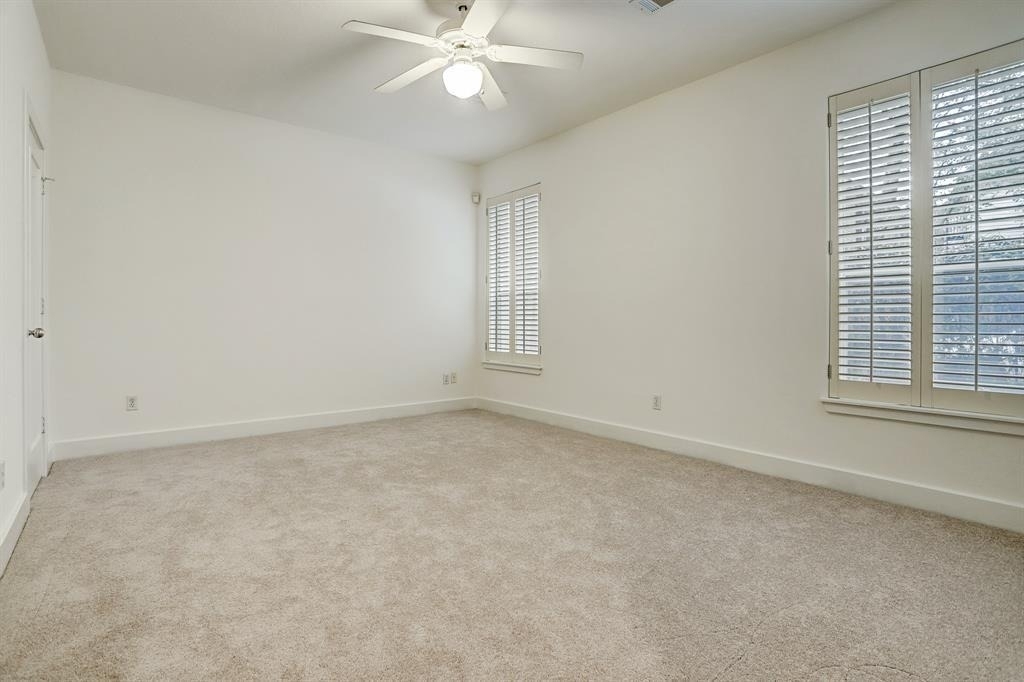 1412 Castle Court - Photo 4