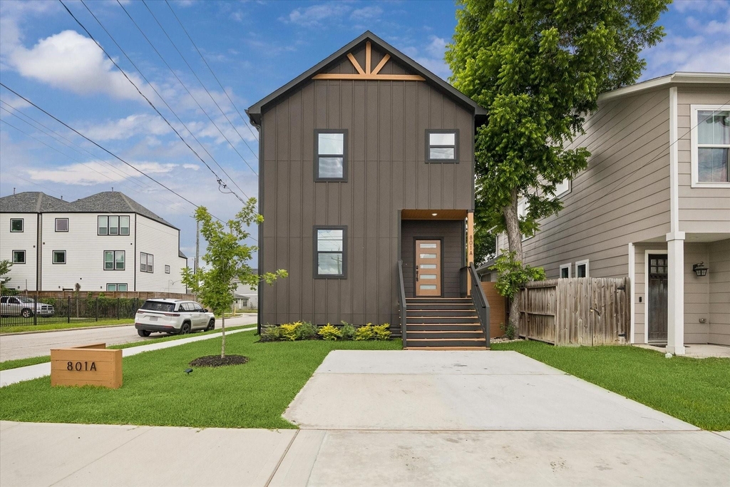 801 E 32nd 1/2 Street - Photo 33