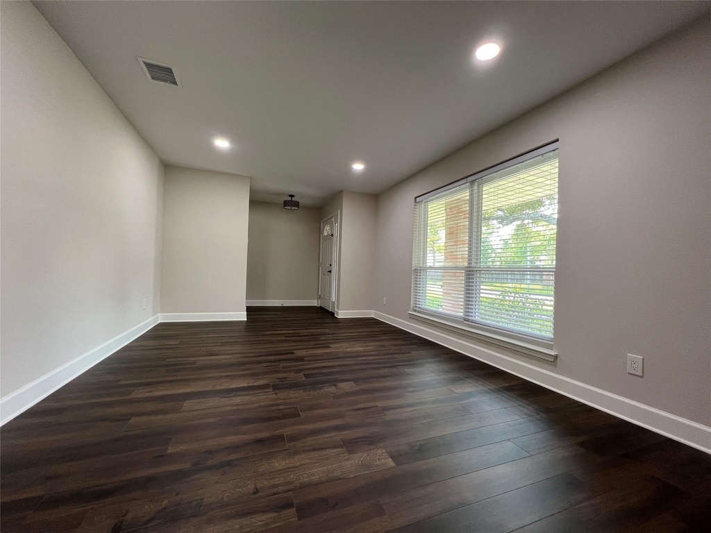 10903 Albury Drive - Photo 4