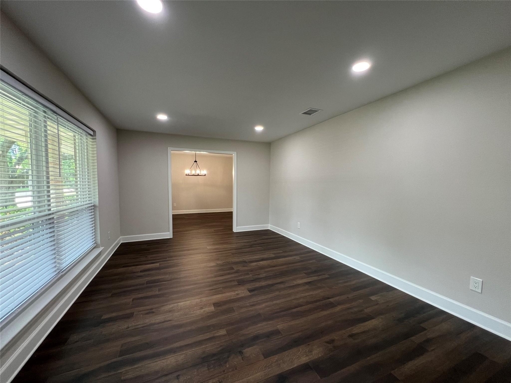 10903 Albury Drive - Photo 3