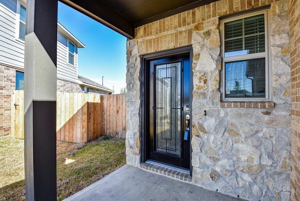 23002 Undertaken Path Drive - Photo 3