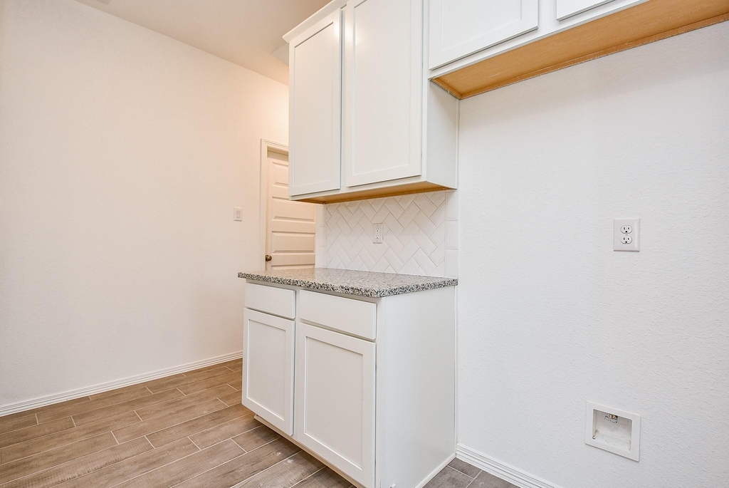 23002 Undertaken Path Drive - Photo 7