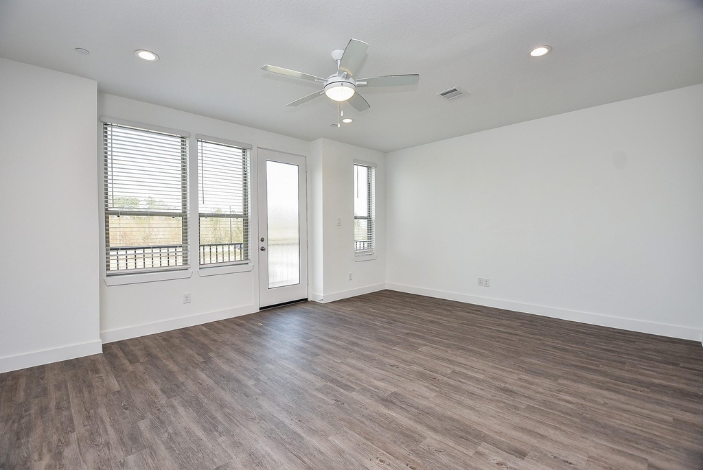 18708 Centro Main Street - Photo 7