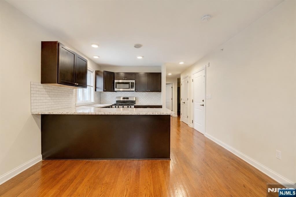 210 Hackensack - Photo 5