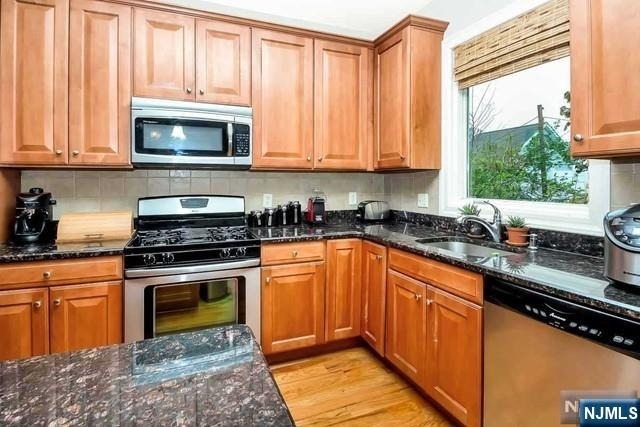 630 Valley Brook - Photo 2