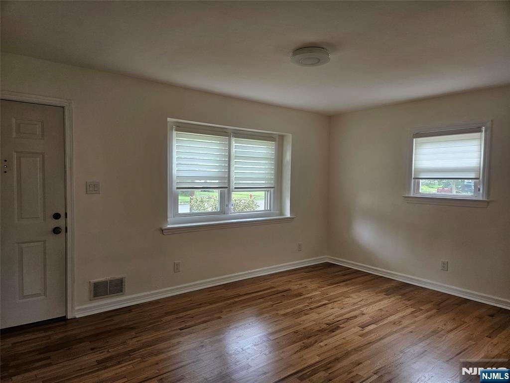 417 Sheffield - Photo 3