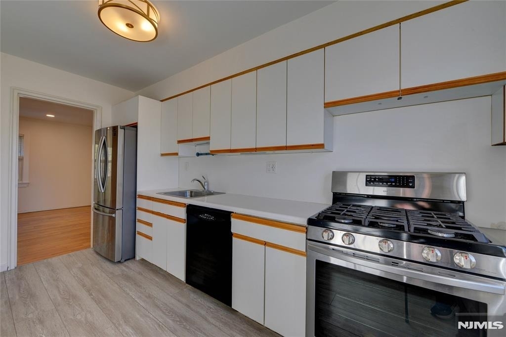 255 Bogert - Photo 8
