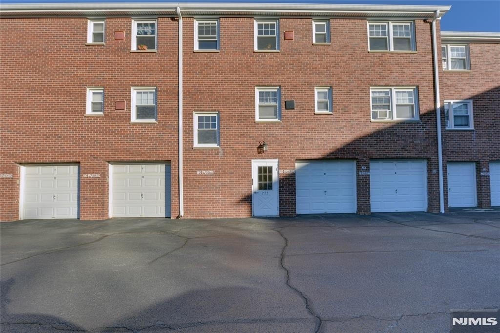 255 Bogert - Photo 20
