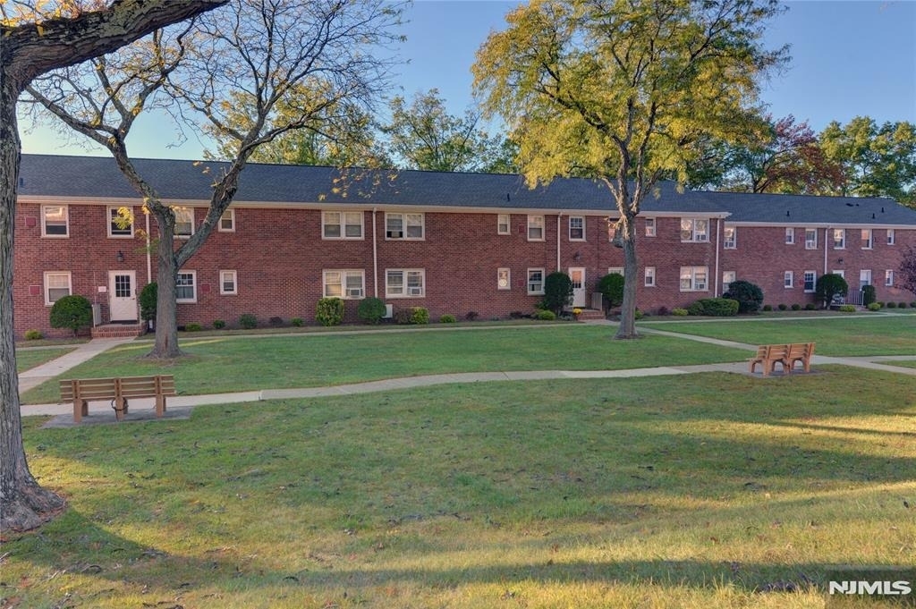 255 Bogert - Photo 18
