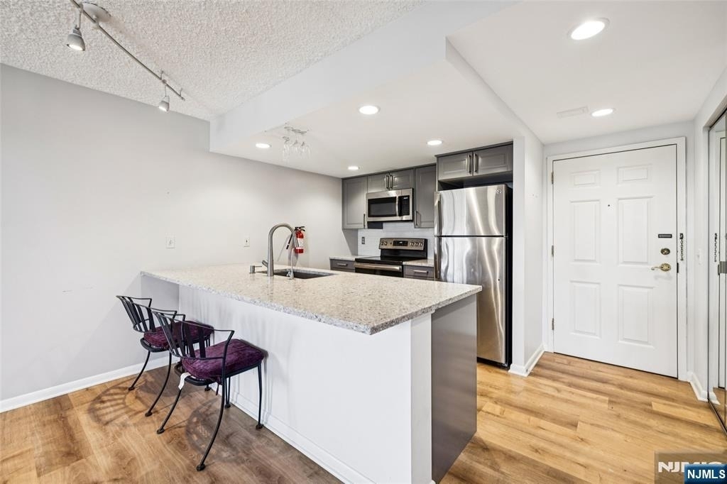 55 Clinton - Photo 8