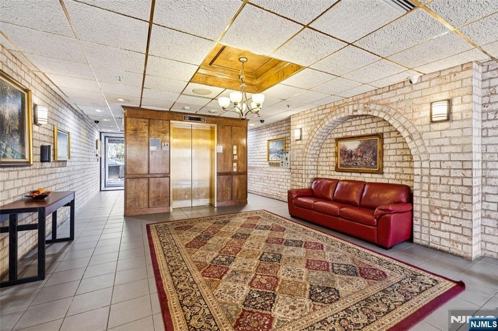 55 Clinton - Photo 3
