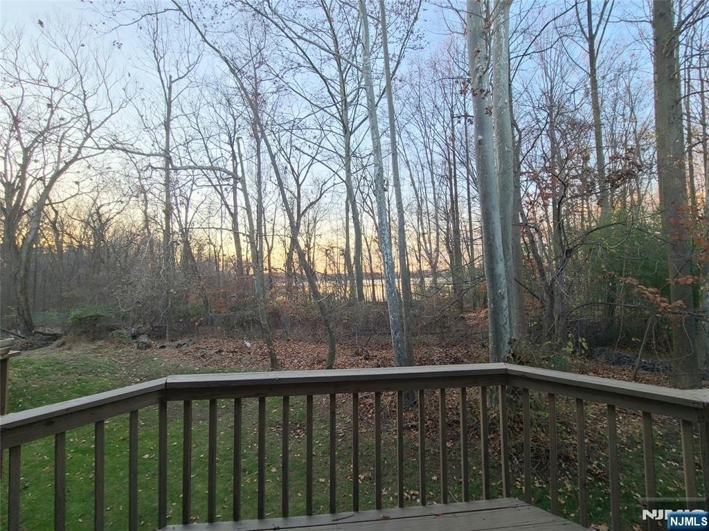 87 Lakeview - Photo 36