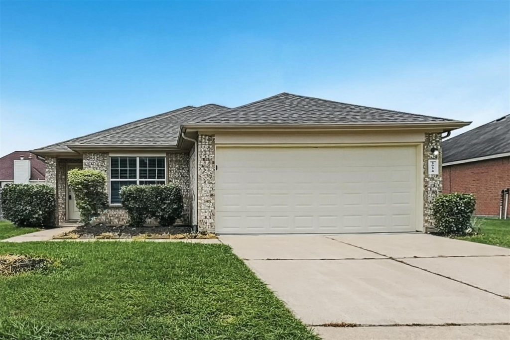 3934 Hawthorne Glen Court - Photo 0