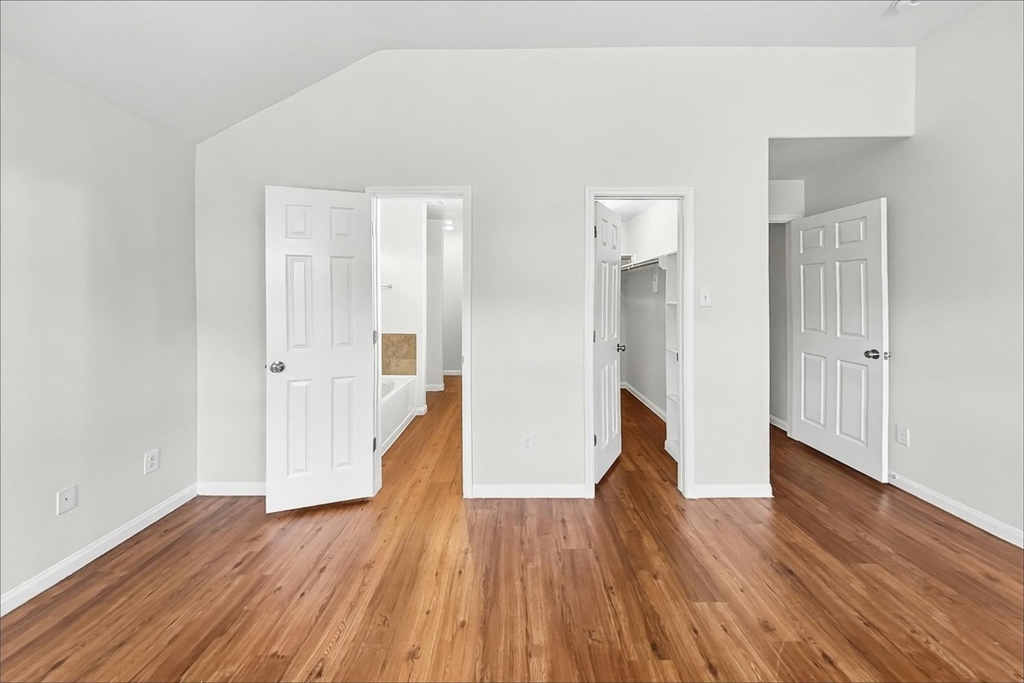 3934 Hawthorne Glen Court - Photo 7