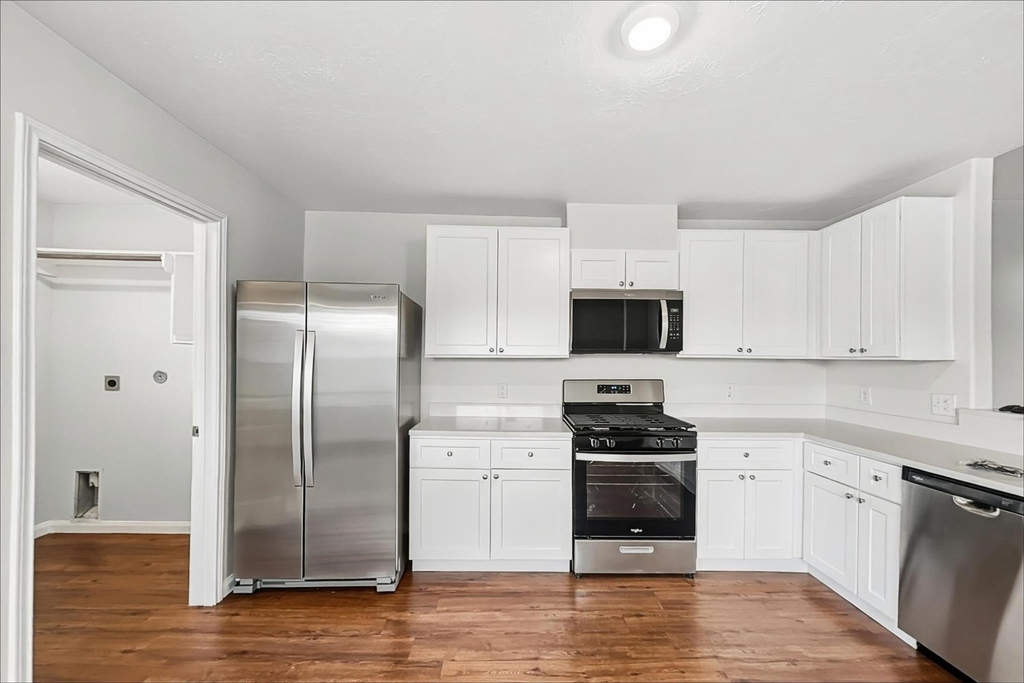 3934 Hawthorne Glen Court - Photo 1